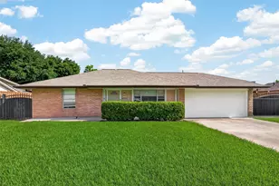 10935 Timberoak Dr, Houston, TX 77043 - Photo 1