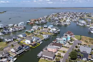 1414 Lotus Dr, Tiki Island, TX 77554 - Photo 7