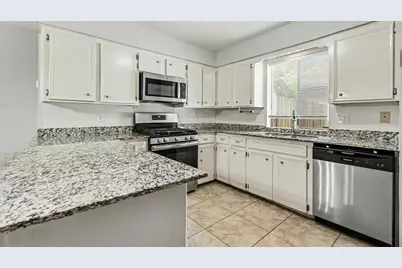 2714 Longleaf Pines Drive, Houston, TX 77339 - Photo 7