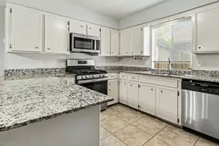 2714 Longleaf Pines Dr, Houston, TX 77339 - Photo 7