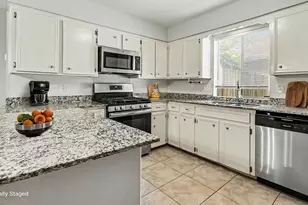 2714 Longleaf Pines Dr, Houston, TX 77339 - Photo 9