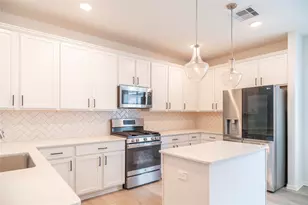 208 Cambria Green Ln, Katy, TX 77493 - Photo 3