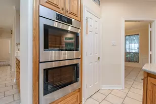 3003 Bernadette Ln, Houston, TX 77043 - Photo 17