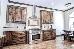 1241 W 24th St, Houston, TX 77008 - Photo 9