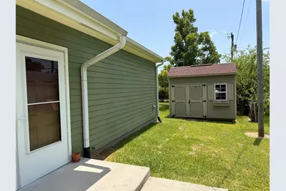 2115 11th Avenue N, Texas City, TX 77590 - Photo 13