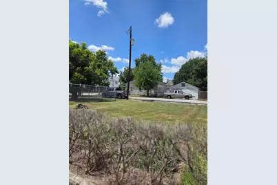 2306 Reinerman Street, Houston, TX 77007 - Photo 5
