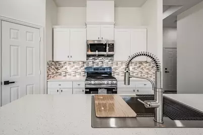 10391 Woodhill Spa Lane, Cleveland, TX 77327 - Photo 5