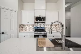 10391 Woodhill Spa Ln, Cleveland, TX 77327 - Photo 5