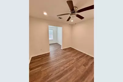 511 N 3rd Street, Conroe, TX 77301 - Photo 11