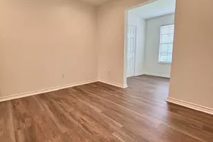 511 N 3rd St, Conroe, TX 77301 - Photo 9