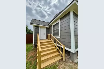 511 N 3rd Street, Conroe, TX 77301 - Photo 9