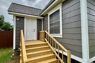511 N 3rd St, Conroe, TX 77301 - Photo 9