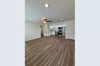 511 N 3rd Street, Conroe, TX 77301 - Photo 11