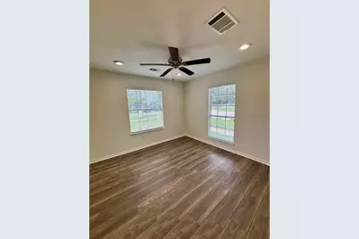 511 N 3rd Street, Conroe, TX 77301 - Photo 13