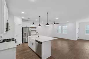 432 Monarch Trl, Huntsville, TX 77340 - Photo 5