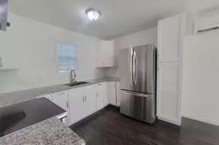 6302 Jackson Dr, Hitchcock, TX 77563 - Photo 3