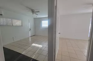 6302 Jackson Dr, Hitchcock, TX 77563 - Photo 9