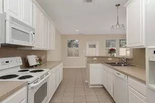 166 N Burberry Park Cir, The Woodlands, TX 77382 - Photo 11