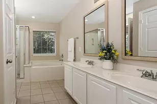 166 N Burberry Park Cir, The Woodlands, TX 77382 - Photo 19