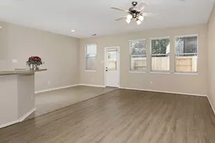 166 N Burberry Park Cir, The Woodlands, TX 77382 - Photo 5