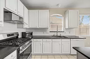 4415 Casey Cir, Sugar Land, TX 77479 - Photo 15