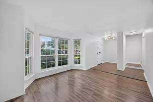 836 Wax Myrtle Ln, Houston, TX 77079 - Photo 9