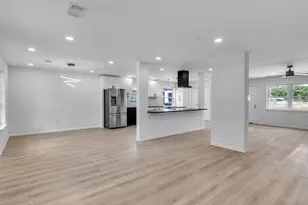 16007 Diana Ln, Houston, TX 77062 - Photo 9