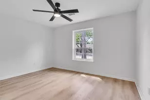16007 Diana Ln, Houston, TX 77062 - Photo 27