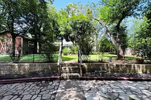 2506 Valley Dr, Brenham, TX 77833 - Photo 17