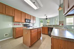 21539 Black Opal Ln, Kingwood, TX 77339 - Photo 7