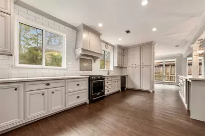 3206 Laurel Point Court, Houston, TX 77339 - Photo 9