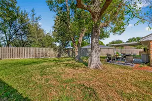 5703 Woodville Ln, Pearland, TX 77584 - Photo 17