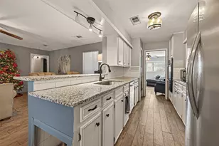 5703 Woodville Ln, Pearland, TX 77584 - Photo 7