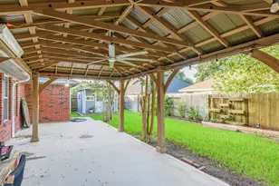 1819 Castle Oaks Dr, Pearland, TX 77581 - Photo 21