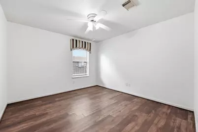 1819 Castle Oaks Drive, Pearland, TX 77581 - Photo 15