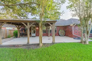 1819 Castle Oaks Dr, Pearland, TX 77581 - Photo 27