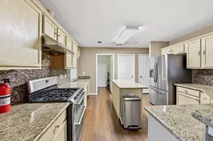 1819 Castle Oaks Dr, Pearland, TX 77581 - Photo 13
