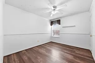 1819 Castle Oaks Dr, Pearland, TX 77581 - Photo 17