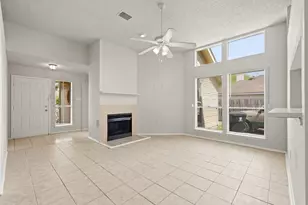 6319 Southwood Ct N, Houston, TX 77035 - Photo 9