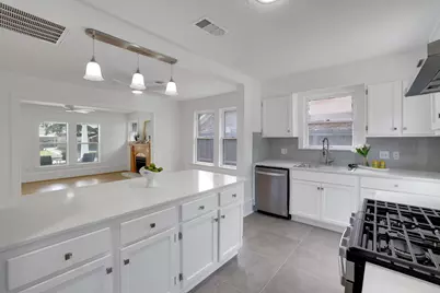 1459 Godwin Street, Houston, TX 77023 - Photo 9