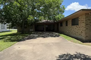 701 Herder Ave, Schulenburg, TX 78956 - Photo 37