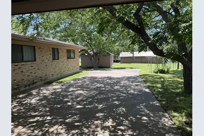 701 Herder Avenue, Schulenburg, TX 78956 - Photo 31
