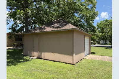701 Herder Avenue, Schulenburg, TX 78956 - Photo 33