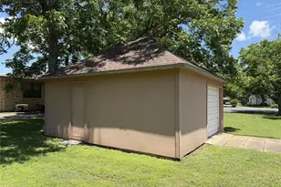 701 Herder Ave, Schulenburg, TX 78956 - Photo 33