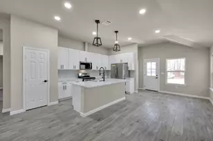 106 Harbor Ct Dr, Conroe, TX 77356 - Photo 11