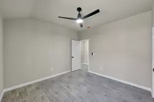 106 Harbor Ct Dr, Conroe, TX 77356 - Photo 25