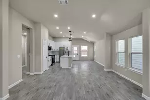 106 Harbor Ct Dr, Conroe, TX 77356 - Photo 5