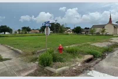 1119 6th St N Street N, Texas City, TX 77590 - Photo 1