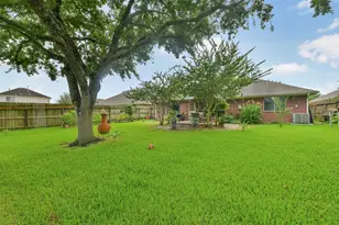 203 Green Isle Ave, Dickinson, TX 77539 - Photo 35