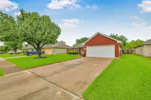 203 Green Isle Ave, Dickinson, TX 77539 - Photo 3